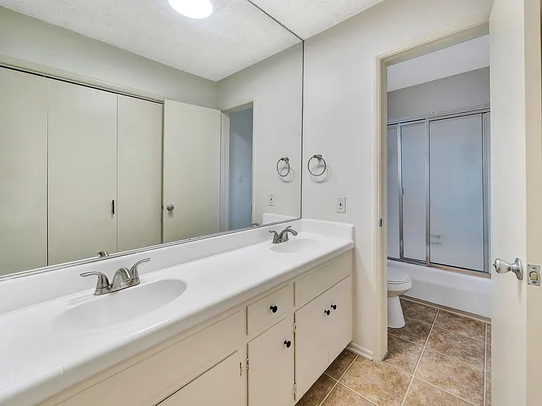 10634 Holman Ave #3-2 — Photo 32
