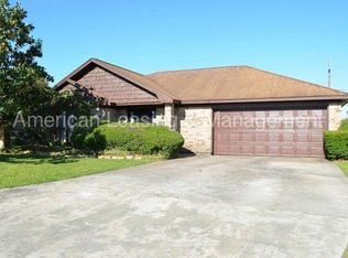 1152 Briarmeadow Dr, Beaumont, TX 77706