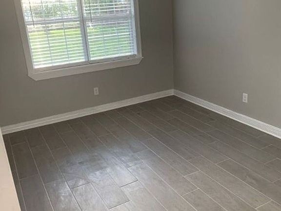 4th image of 4004 Ella St