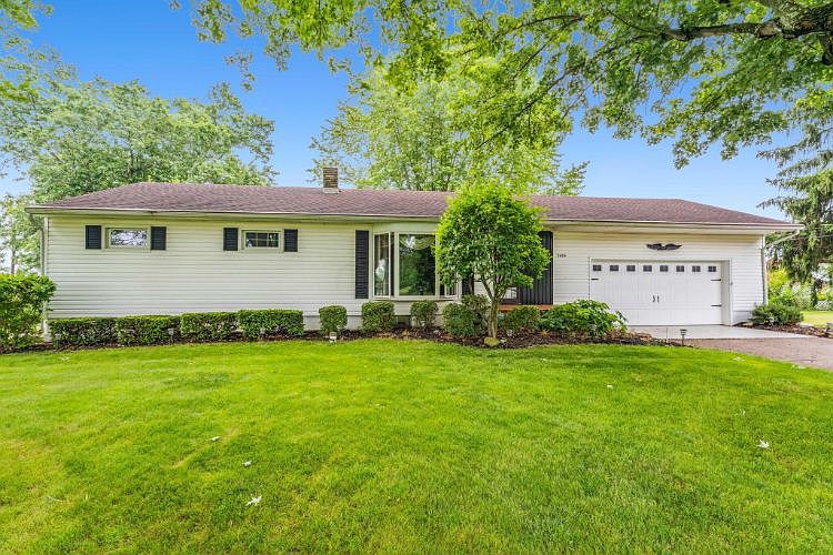 1st image of 2404 Lancaster Thornville Rd NE