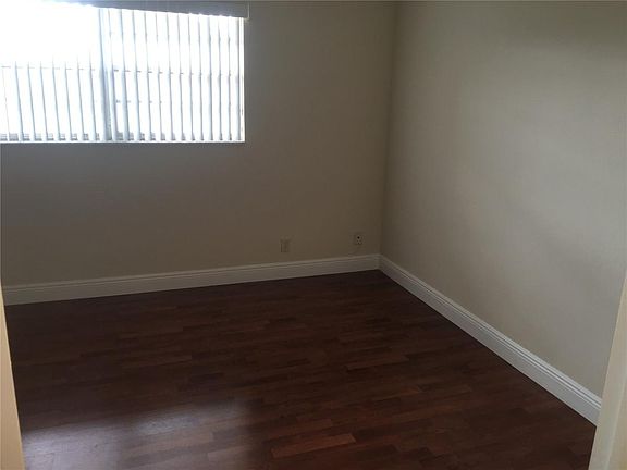 5th image of 5300 Hollywood Blvd APT 9