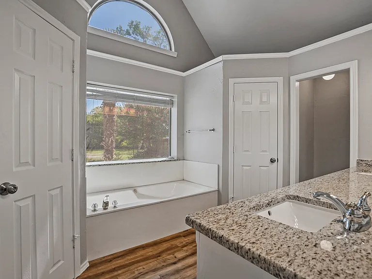 1419 Sweetgum Cir — Photo 23