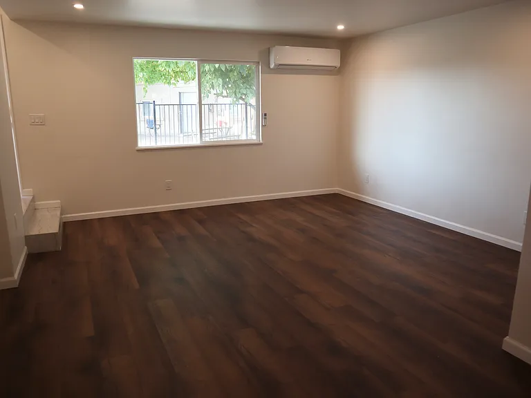 1015 Vernon St #B — Photo 3