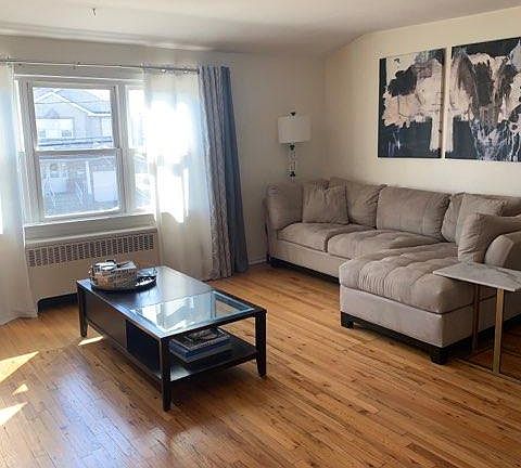 5th image of 1276 Clarke St