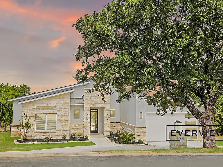 1314 Clayton Nolen Dr — Photo 1