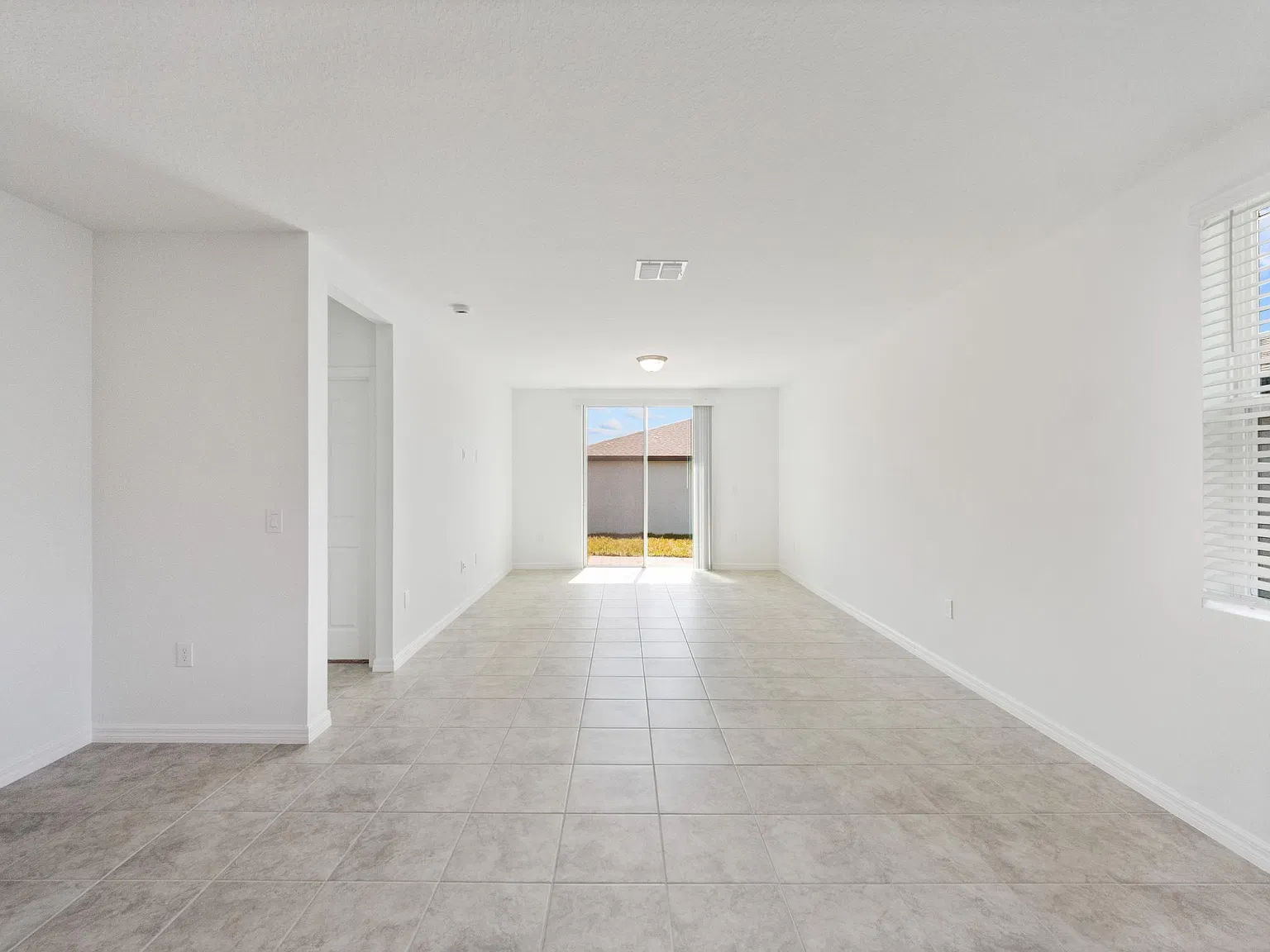 3 bed, 1695 sqft, $1,925 — Photo 3