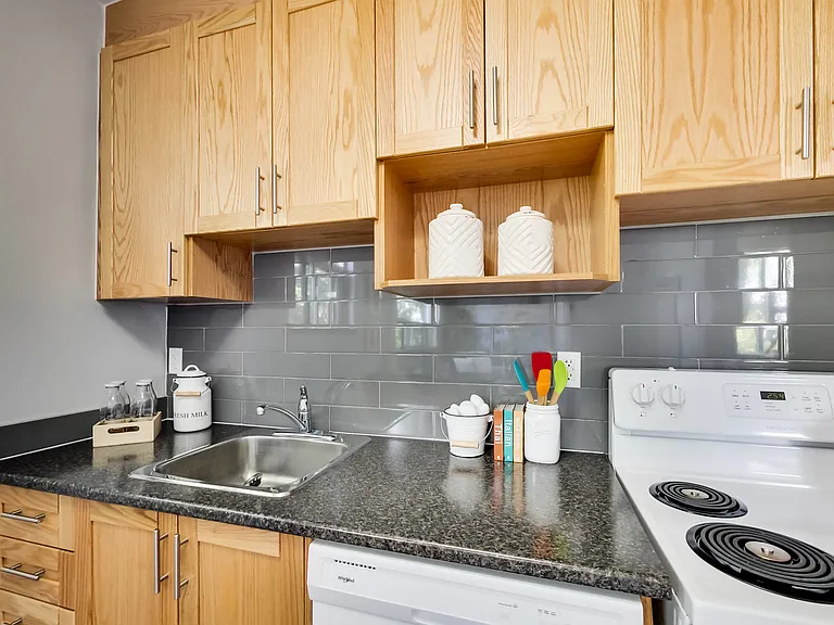 46 Foxden Rd #3 — Photo 41