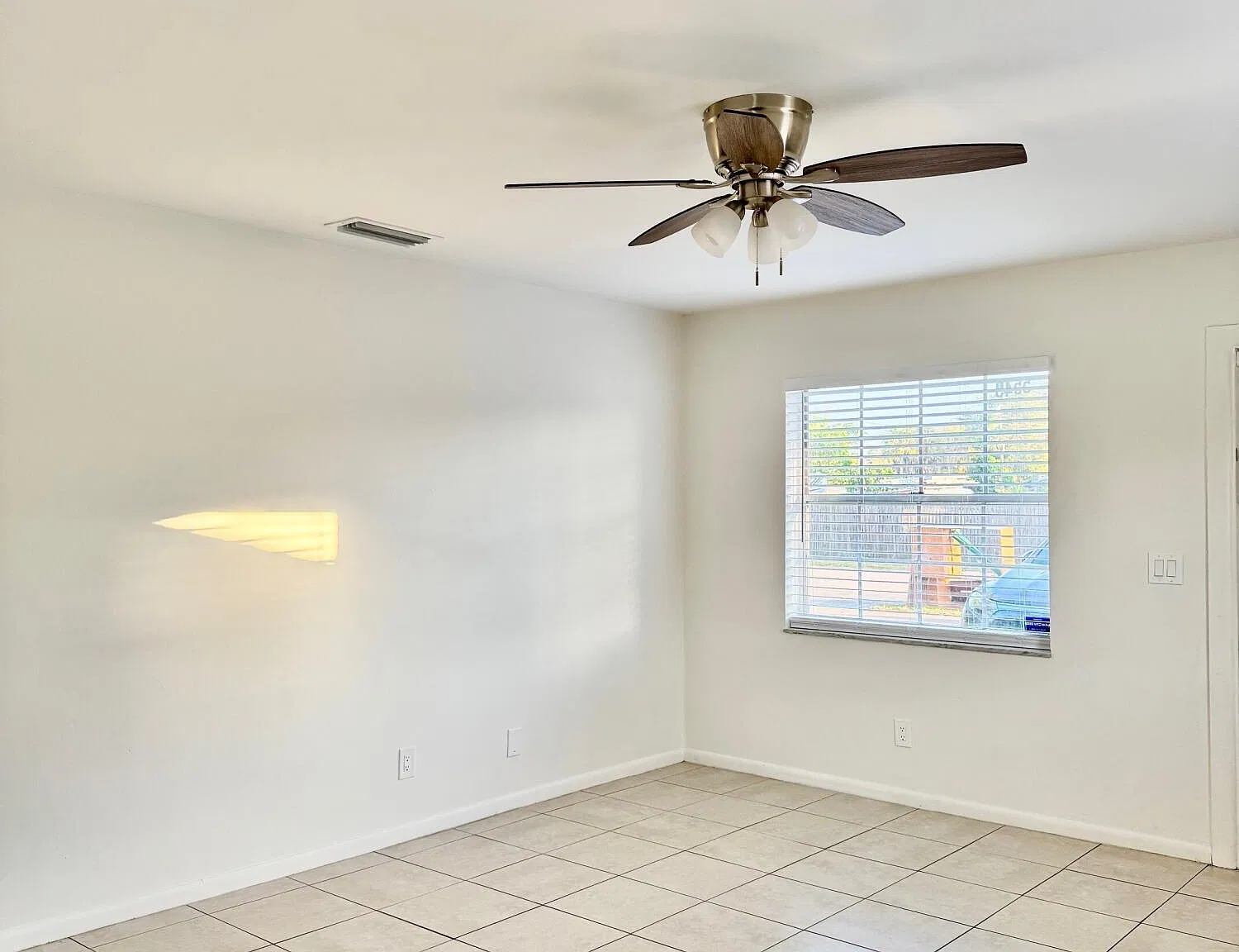 2 bed, 1.0 bath, 1767 sqft, $2,100 — Photo 4