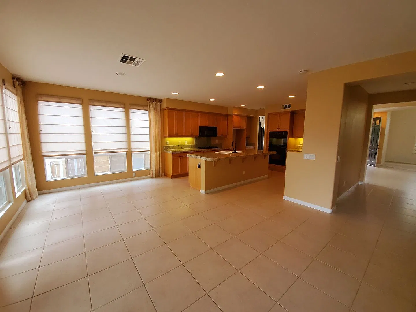 Gorgeous Mid-Term Rental Avail Now! Office /Loft/ Great Room / 3,442 Sq. Ft. — Photo 3