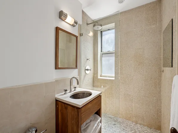233 West 21st Street 5E image 4 of 4