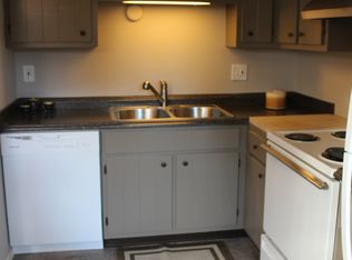 1908 Higby Dr #B, Stow, OH 44224