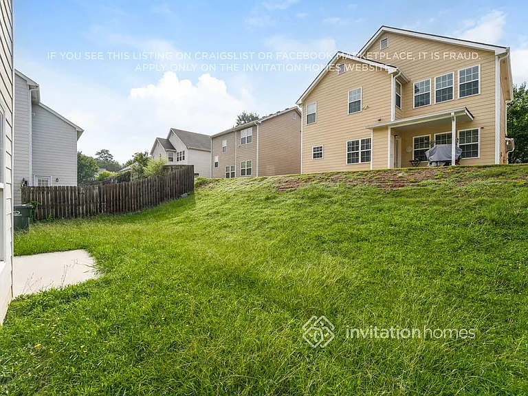 2472 Folsom St — Photo 17