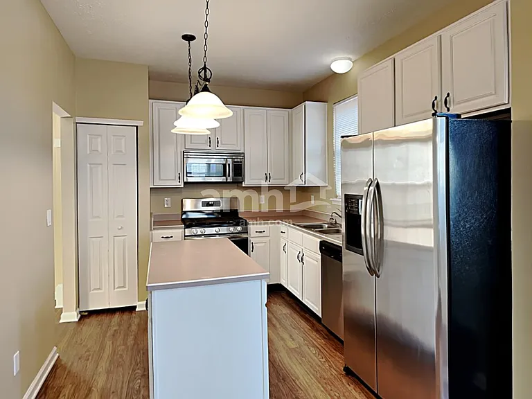 198 Easton Point Way — Photo 3