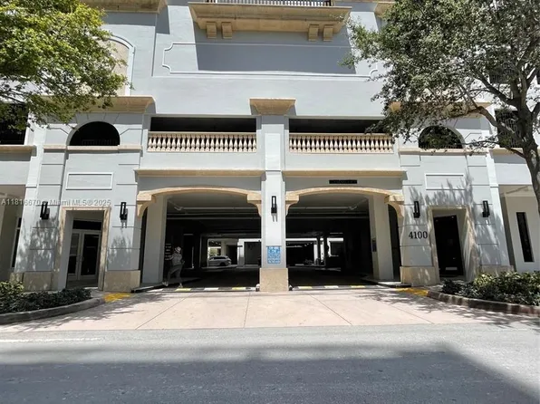 4100 Salzedo St APT 910, Coral Gables, FL 33146