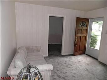 4th image of 225 Saint Anthony Ln