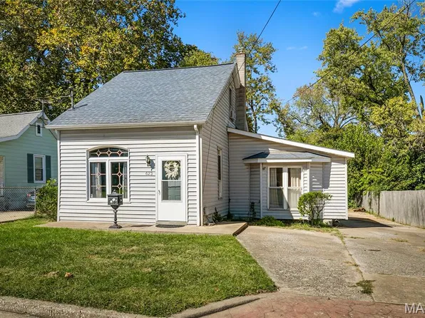 623 N Charles St, Belleville, IL 62220