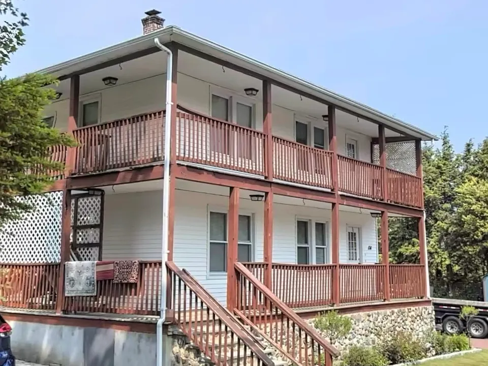 174 Jordan Ave #2