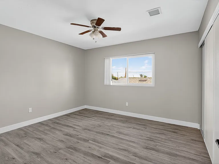 13392-13400 Magnolia Street — Photo 32