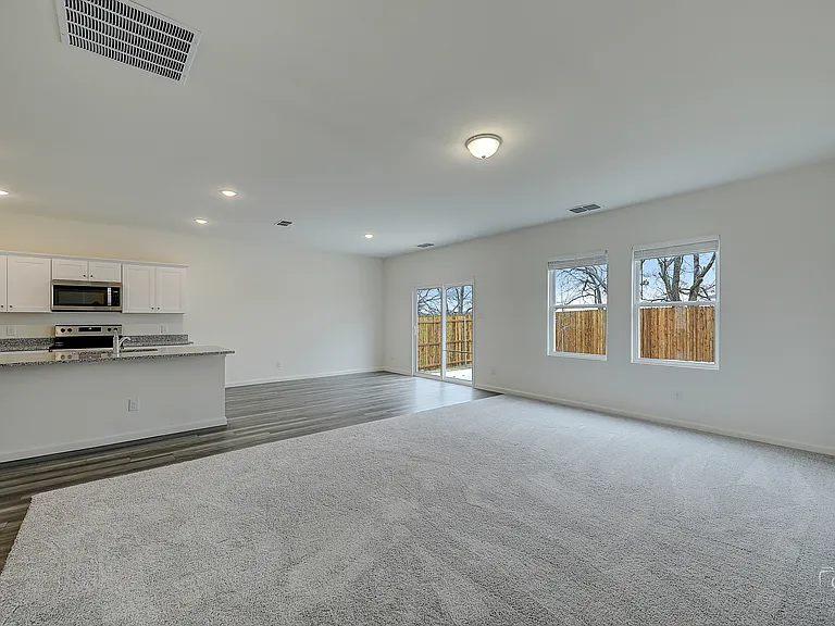 2713 Silver Leaf Ln — Photo 16