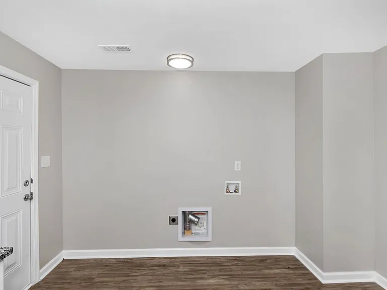 2819 Barbara Dr NW — Photo 3