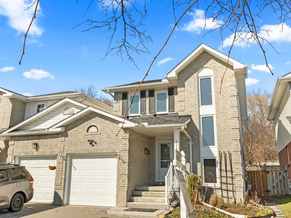 1110 Snowberry St, Oshawa, ON L1K 2J2