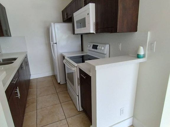 3rd image of 1964 NE 172nd St #4