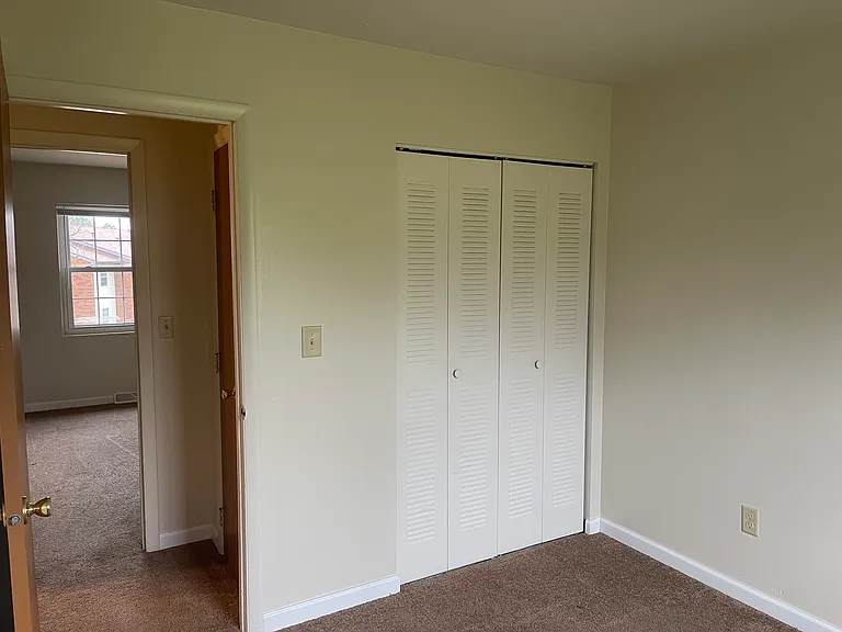 Colonial Estates — Photo 22