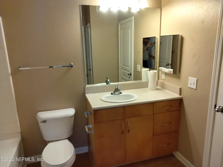 8290 Gate Pkwy W #1017 — Photo 31
