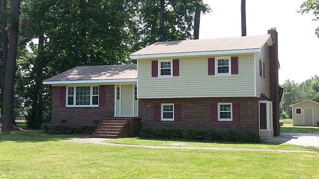 1st image of 3670 Longleaf Dr NE