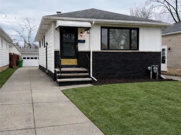 48 William St, Bedford, OH 44146