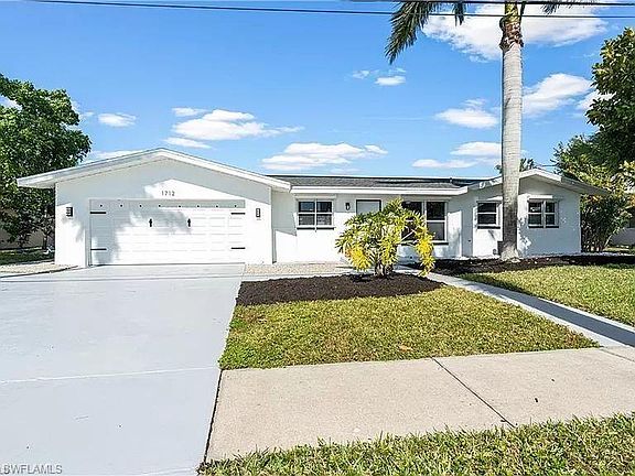 2nd image of 1712 Lakeview BLVD
