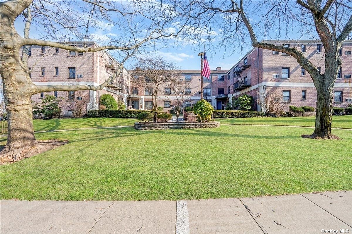 7 Terrace Circle UNIT 1B, Great Neck, NY 11021 Zillow