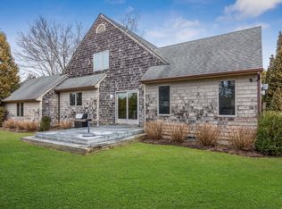 76 Harvest Ln, Southampton, NY 11968