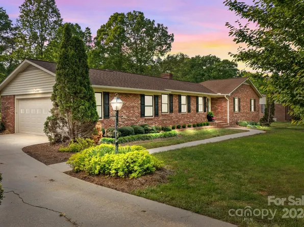 218 Sycamore St, Salisbury, NC 28146