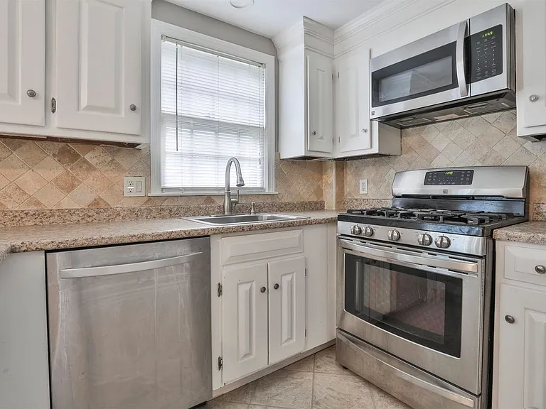 37 Cannongate III Rd — Photo 11