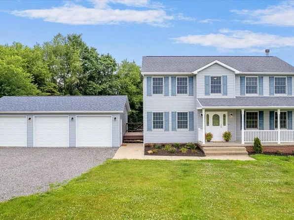 3251 Grandview Rd, Ellwood City, PA 16117