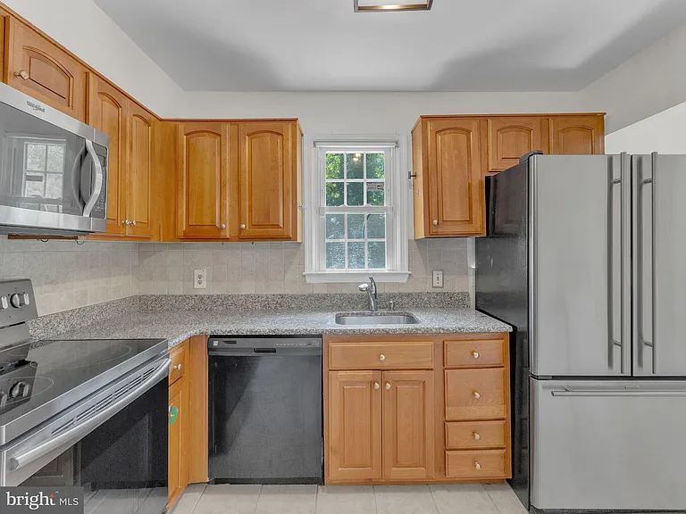 8247 Clifton Farm Ct — Photo 6