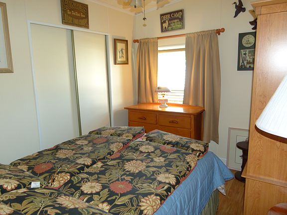 4th image of 1082 Clark Ln