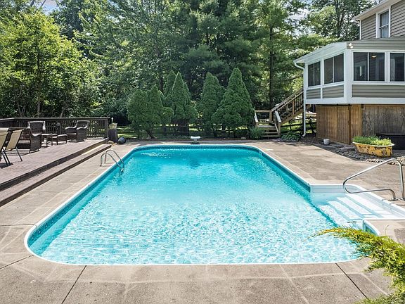 5th image of 9328 Ambleside Dr