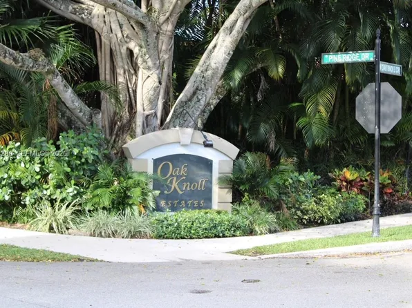 1720 W Oak Knoll Cir, Davie, FL 33324