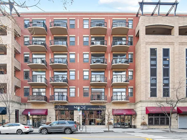 1301 W Madison St APT 207, Chicago, IL 60607