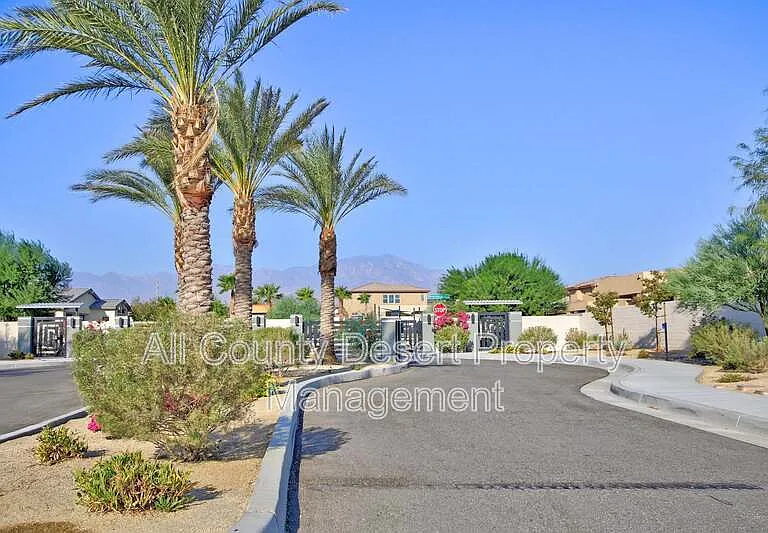 74565 Tesla Dr — Photo 43