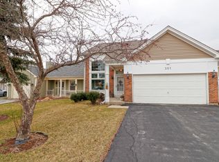 301 Wilton Ln, Mundelein, IL 60060