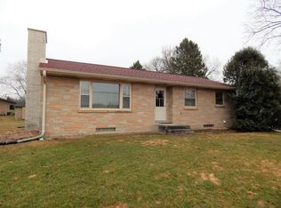 1526 Riverview Dr, Kewaskum, WI 53040