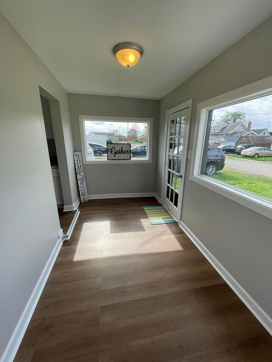 Listing photo 4 for 111 Hamilton St