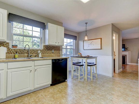 5th image of 6029 Glenmay Dr