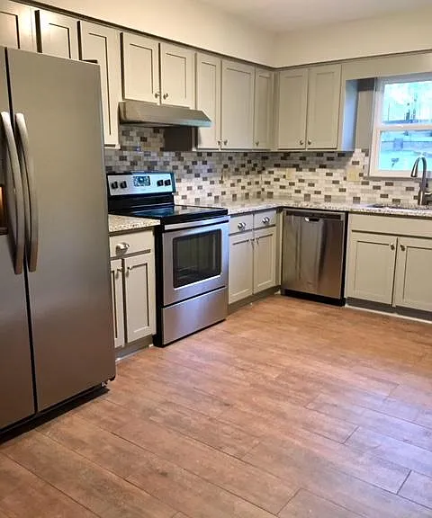 5126 Village Green Way — Photo 8