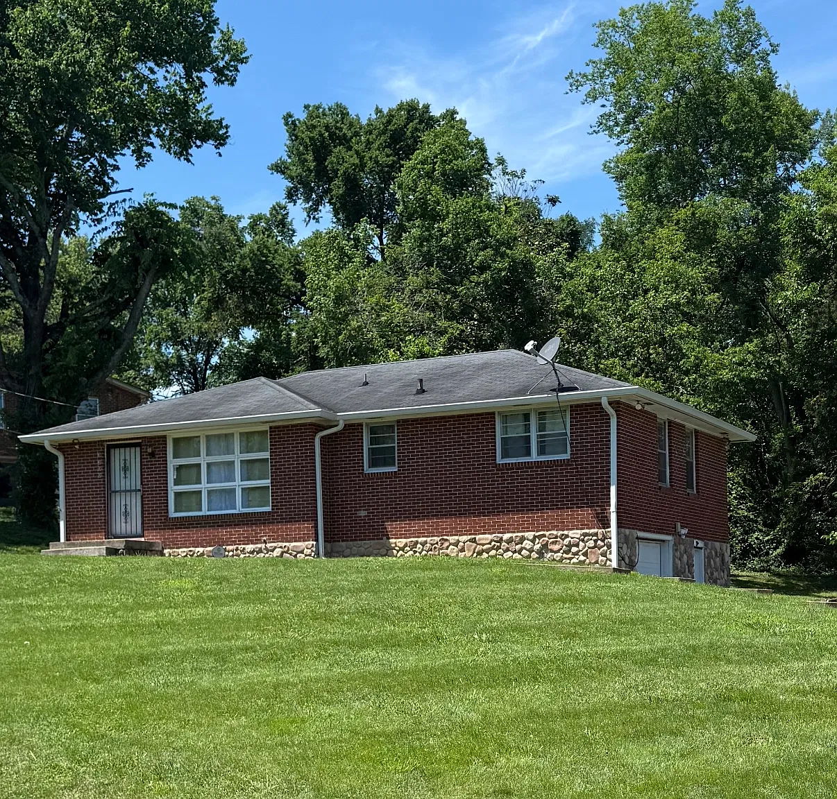 3 bed, 1800 sqft, $2,200 — Photo 4