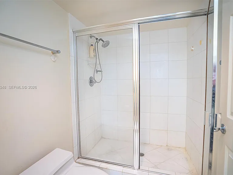 3530 Mystic Pointe Dr #1401 — Photo 37