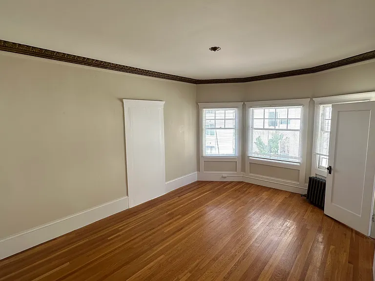 390 Grand Ave #11 — Photo 11